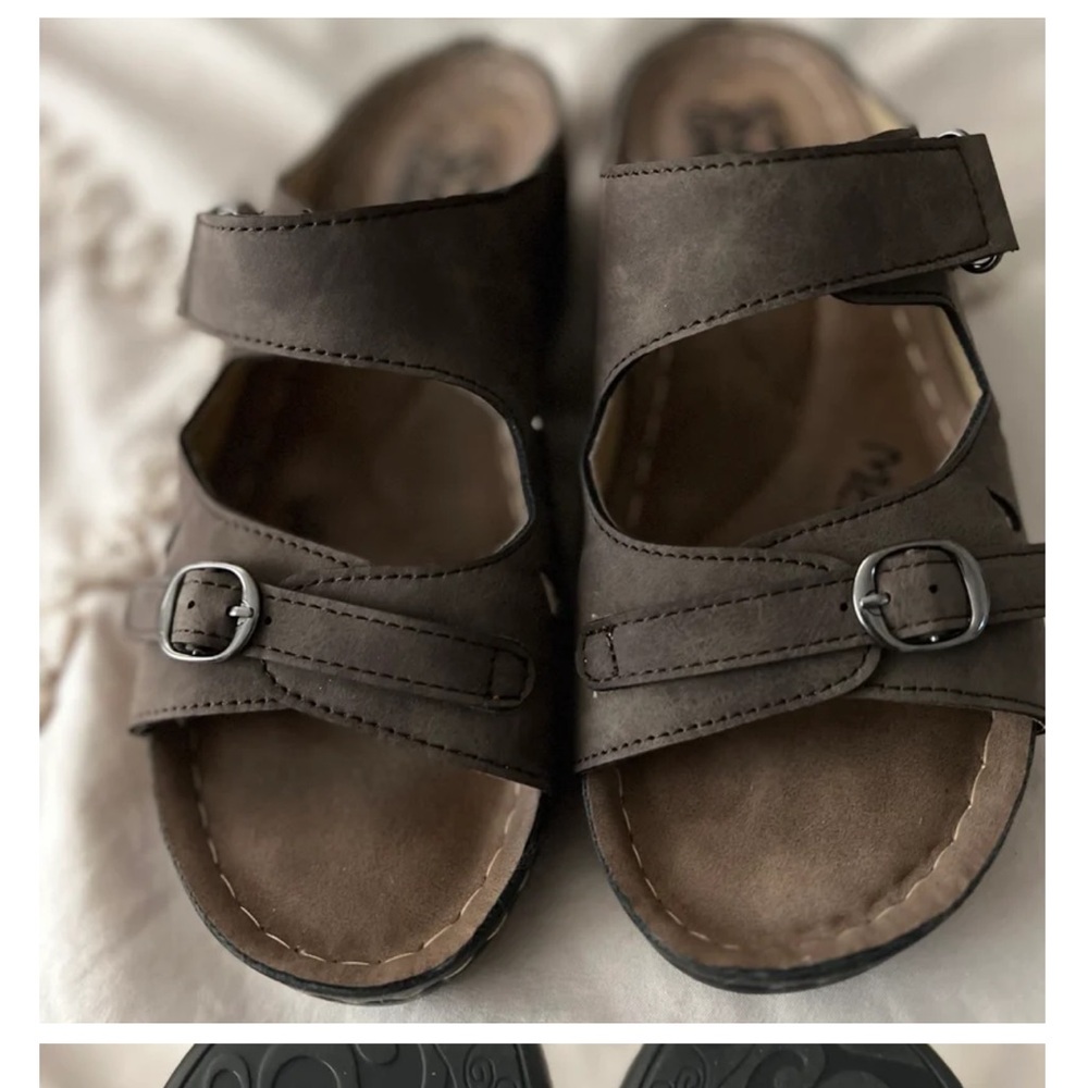 Bandwagon slip on‎ summer sandals
